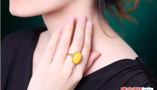 蜜蠟戒指的寓意是什么，你難道不想知道嗎？