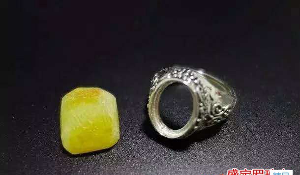 鑲嵌蜜蠟戒指圖片