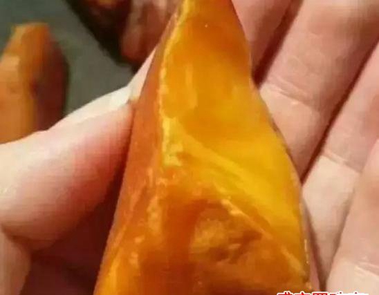 他問我：500克琥珀原石有多少錢？我該怎么回答！
