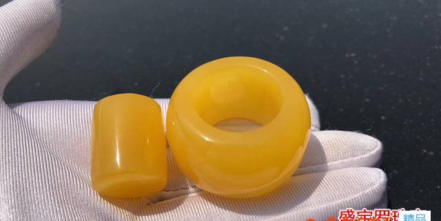 一個蜜蠟戒指多少錢?