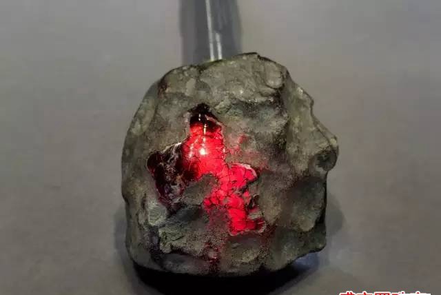 血珀原石多少錢一克，不同產區血珀的特點！