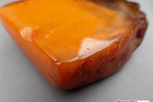 波羅的海琥珀原石多少錢一克，選購原石靠譜嗎？