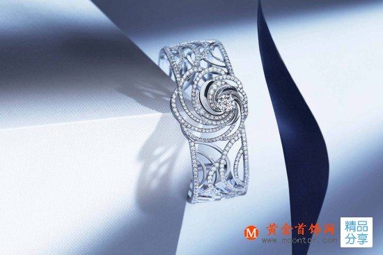 De Beers Diamond Jewellers：光之珠寶商-品牌感人故事