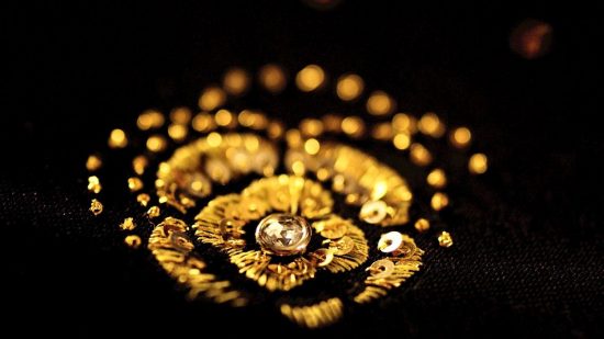 Chanel經典Mademoiselle Privé山茶花金絲腕表-珠寶首飾展示圖【行業經典】