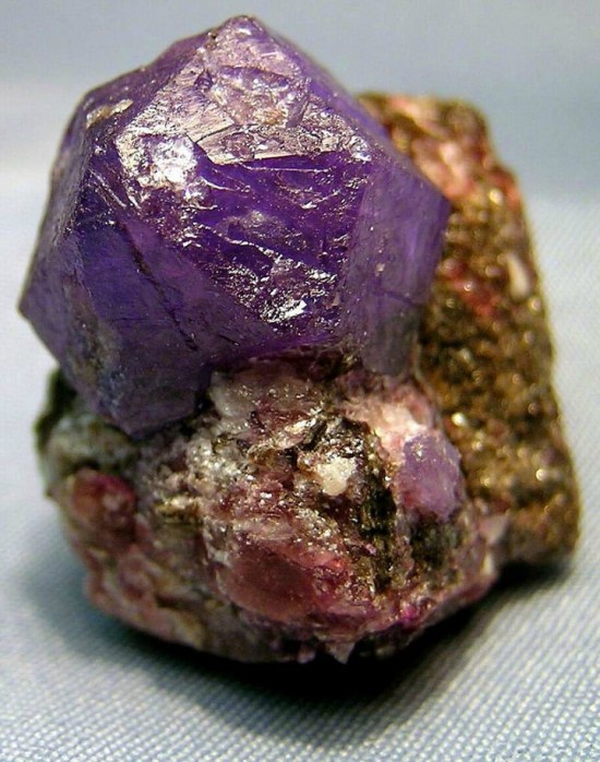 變石/亞歷山大石(Alexandrite)-珠寶首飾展示圖【行業經典】