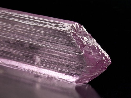 孔賽石(Kunzite)-珠寶首飾展示圖【行業經典】