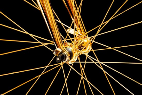 英國奢侈品公司Goldgenie打造黃金版自行車-珠寶首飾展示圖【行業經典】