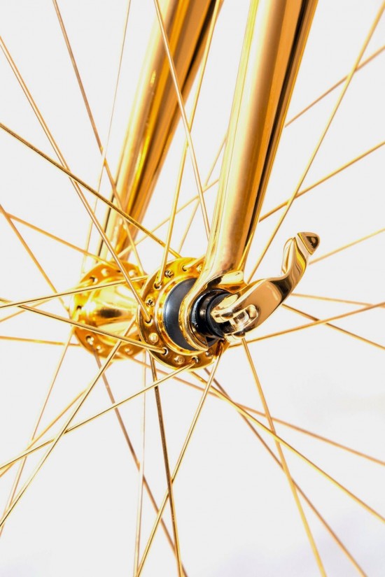 英國奢侈品公司Goldgenie打造黃金版自行車-珠寶首飾展示圖【行業經典】