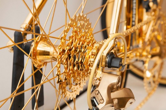 英國奢侈品公司Goldgenie打造黃金版自行車-珠寶首飾展示圖【行業經典】