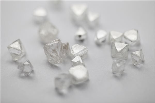 揭秘完美鉆石的開采、設計、制作全過程-珠寶首飾展示圖【行業經典】