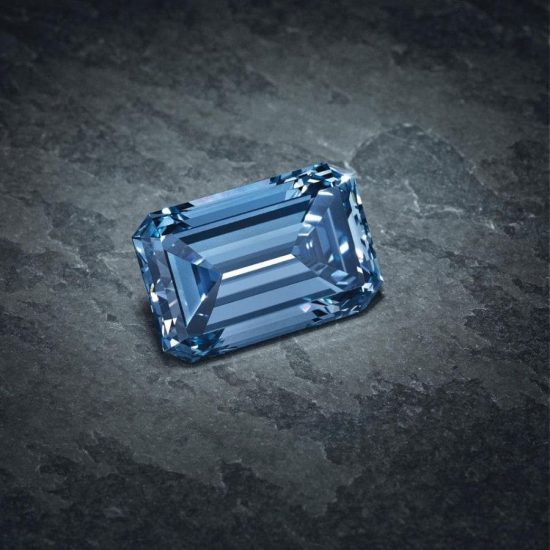 戴比爾斯(De Beers)的傳奇鉆石三重奏-珠寶首飾展示圖【行業經典】
