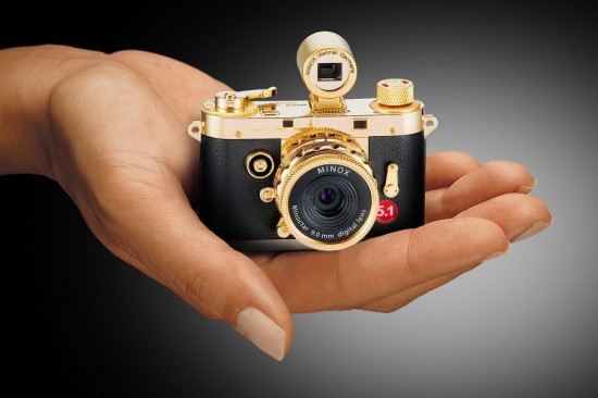 MINOX全新迷你古典相機組DCC 5.1 24K Gold Edition-珠寶首飾展示圖【行業經典】