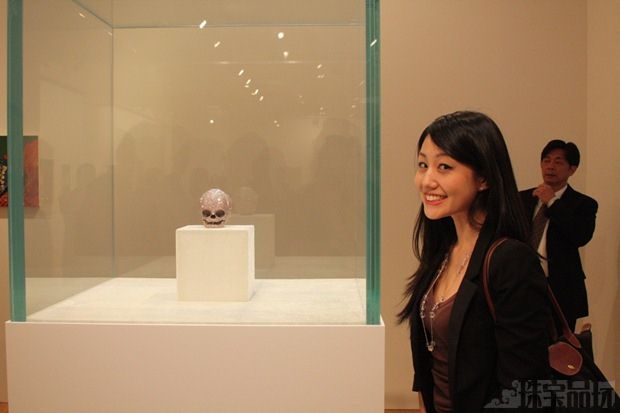 Damien Hirst：嬰兒版白金鉆石骷髏-創意珠寶