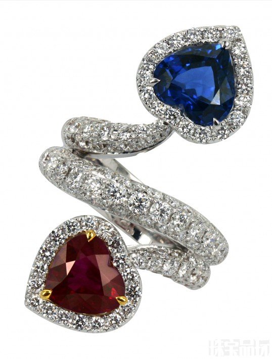 Larry Jewelry繽紛彩寶展露夏日情懷-珠寶首飾展示圖【行業經典】