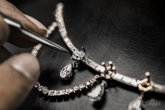 Dior：用珠寶重現凡爾賽宮昔日奢華-精美珠寶【秘密：適合高貴女人的珠寶】