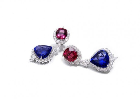 坦桑石(Tanzanite)：奢華之藍-精美珠寶【秘密：適合高貴女人的珠寶】