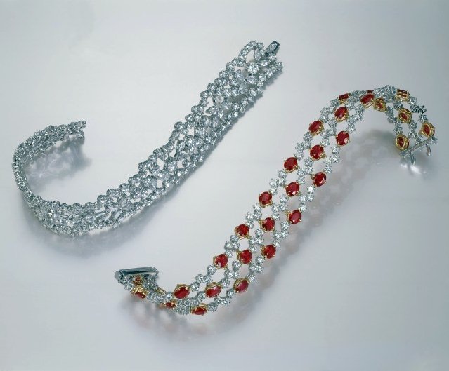 Larry Jewelry婚嫁珠寶 見證愛情盟誓-珠寶首飾展示圖【行業經典】