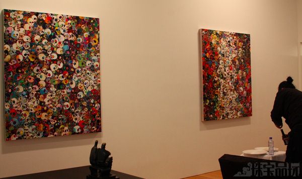 Damien Hirst：嬰兒版白金鉆石骷髏-珠寶首飾展示圖【行業經典】