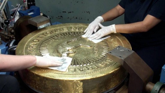 世界最大金幣的制作全過程-精美珠寶【秘密：適合高貴女人的珠寶】