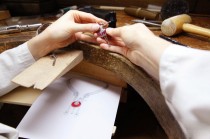 Van Cleef &#038; Arpels：穿紅舞裙跳舞-精美珠寶【秘密：適合高貴女人的珠寶】