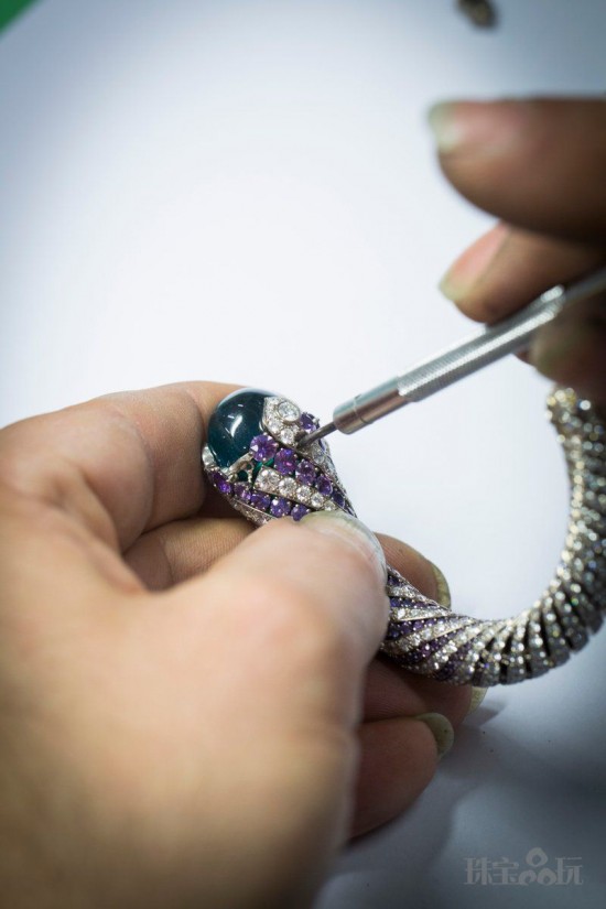 梵克雅寶(Van Cleef &#038; Arpels)：禮贊祖母綠-精美珠寶【秘密：適合高貴女人的珠寶】