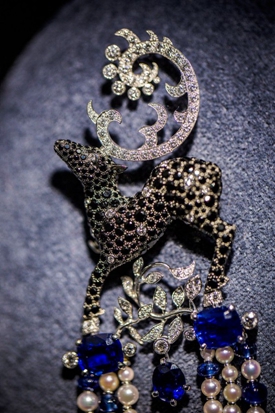 梵克雅寶(Van Cleef &#038; Arpels)：珠寶如女人-精美珠寶【秘密：適合高貴女人的珠寶】