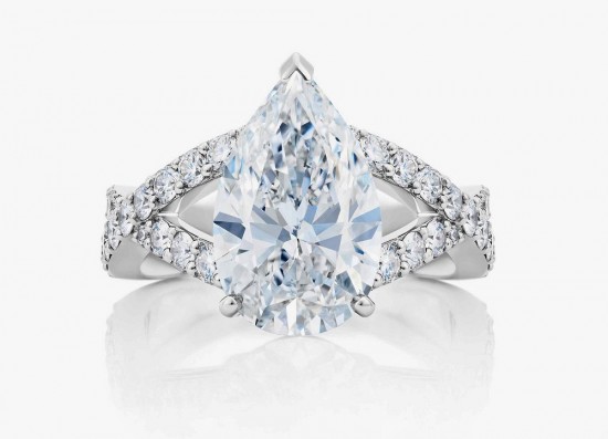 戴比爾斯(De Beers)：光影大師-精美珠寶【秘密：適合高貴女人的珠寶】