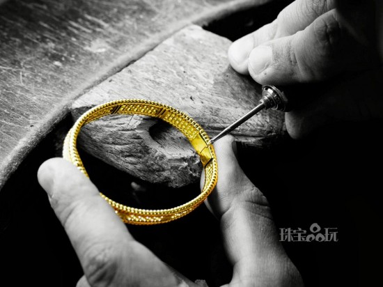 簡約之美 梵克雅寶(Van Cleef &#038; Arpels)全新Perlée系列珠寶-精美珠寶【秘密：適