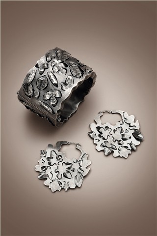 重感十足 Bottega Veneta 2010 首飾系列-珠寶首飾展示【行業精選】