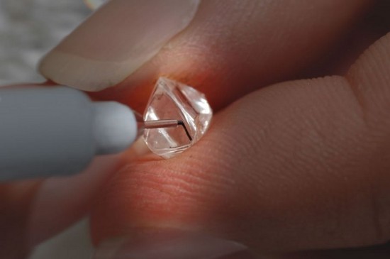 Lili Diamonds：指尖上的工藝-品牌感人故事