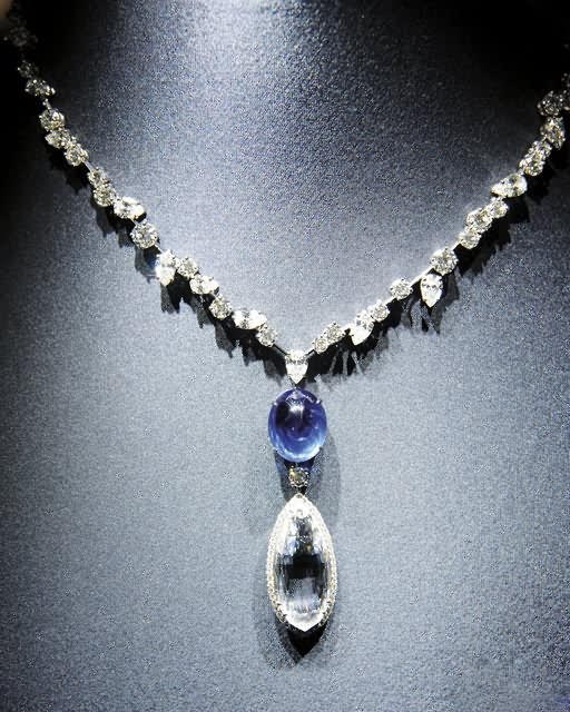 海瑞溫斯頓“珠寶宮Court of Jewels Exhibition”巡展-珠寶首飾展示圖【行業經典】