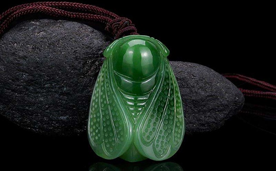 
	經常佩戴和田碧玉對身體有哪些好處？
