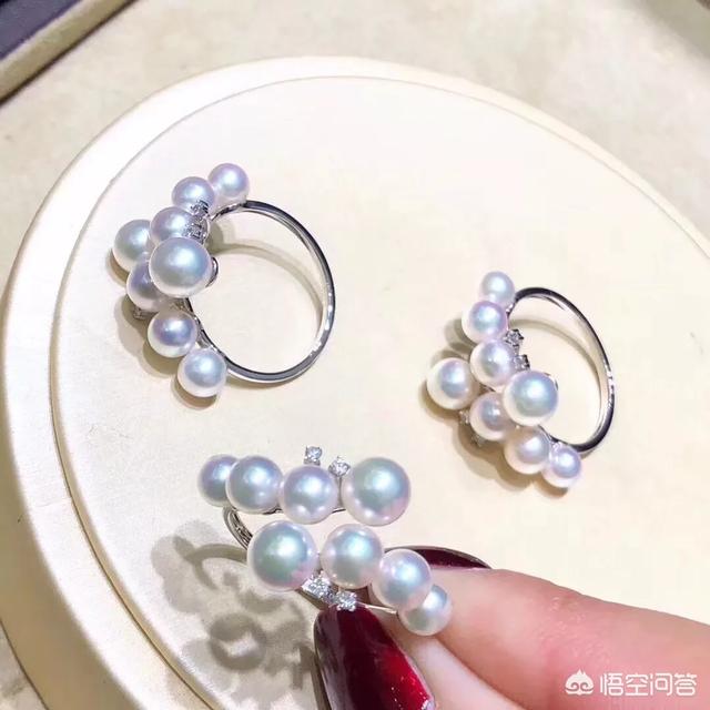 戒指白金好還是黃金好？【結婚“戒指”到底買黃金的還是白金的?看完不再糾結】