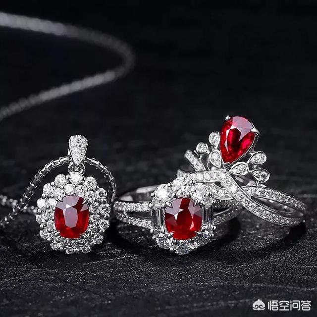 戒指白金好還是黃金好？【結婚“戒指”到底買黃金的還是白金的?看完不再糾結】