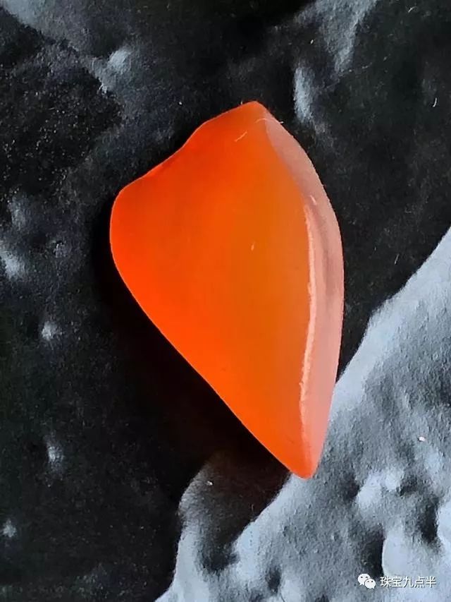 金絲玉是什么材質？【金絲玉鑒別】