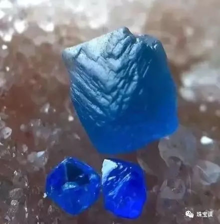 尖晶石種類有哪些？尖晶石種類圖片大全【彩寶黑馬】
