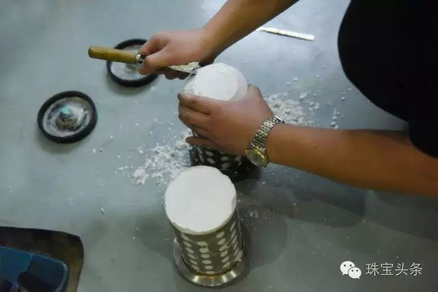 同樣是黃金首飾，為什么黃金首飾加工費會相差這么大？【買黃金首飾注意事項】