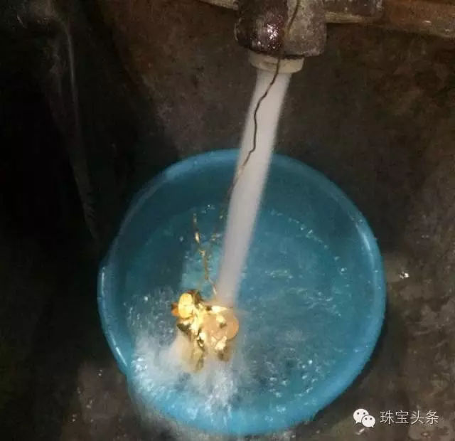 同樣是黃金首飾，為什么黃金首飾加工費會相差這么大？【買黃金首飾注意事項】