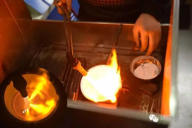 同樣是黃金首飾，為什么黃金首飾加工費會相差這么大？【買黃金首飾注意事項】