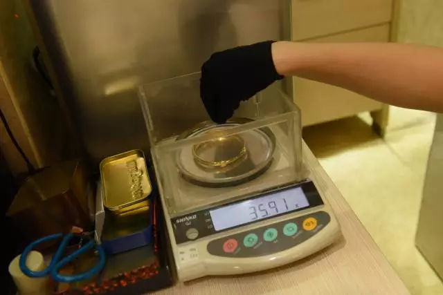 同樣是黃金首飾，為什么黃金首飾加工費會相差這么大？【買黃金首飾注意事項】