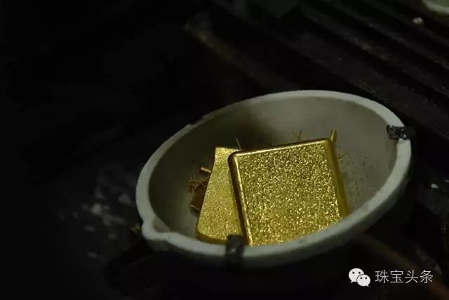 同樣是黃金首飾，為什么黃金首飾加工費會相差這么大？【買黃金首飾注意事項】