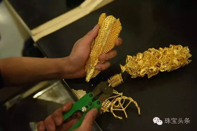 同樣是黃金首飾，為什么黃金首飾加工費會相差這么大？【買黃金首飾注意事項】