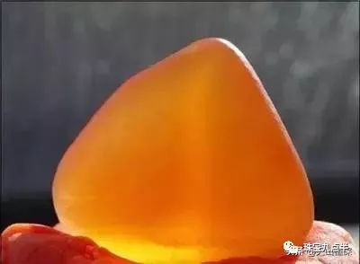 金絲玉的光澤與透明度【金絲玉的秘密】