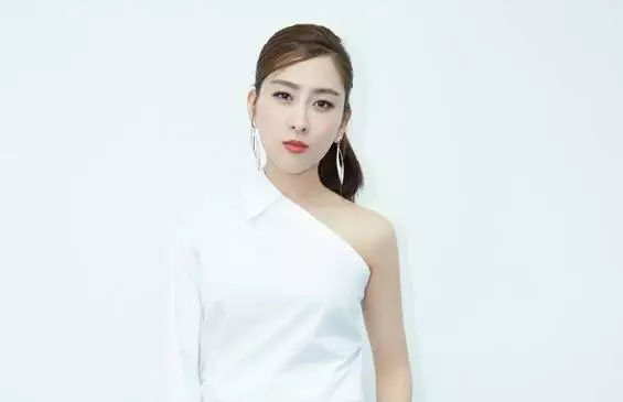 女生怎么戴耳環好看？【看臉型！選耳環】