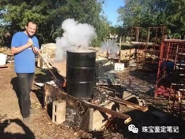 歐泊“煙熏妝”-珠寶的煙熏妝【買歐泊一定要了解的事】