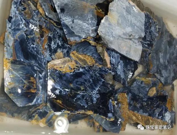 納米比亞彼得石（Pieterite）圖片及詳細介紹【與淅川虎睛石的區別】