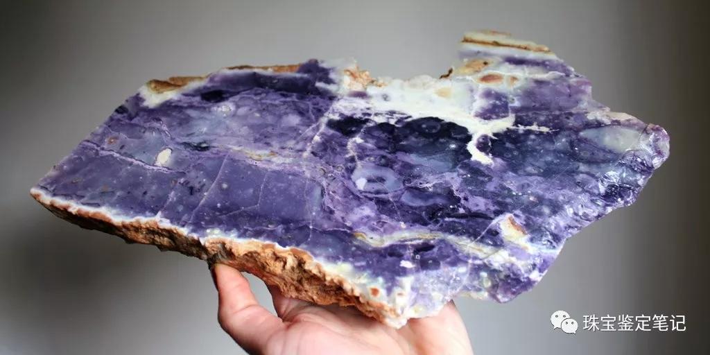紫色的莫拉多歐泊-高品質的莫拉多歐泊（Morado opal）成品與原石【高品質的莫拉多歐泊圖片】