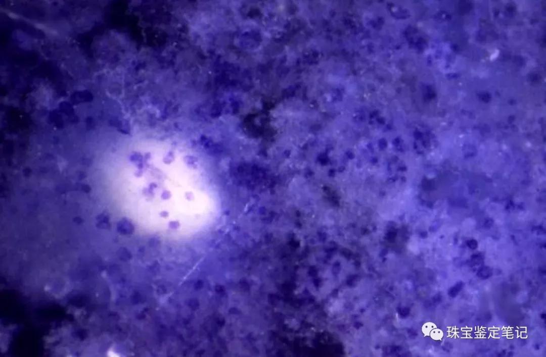 紫色的莫拉多歐泊-高品質的莫拉多歐泊（Morado opal）成品與原石【高品質的莫拉多歐泊圖片】