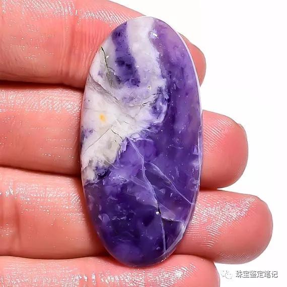 紫色的莫拉多歐泊-高品質的莫拉多歐泊（Morado opal）成品與原石【高品質的莫拉多歐泊圖片】
