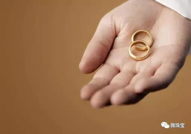 黃金保值，鉆戒好看，結婚首飾要購買黃金還是鉆戒呢？